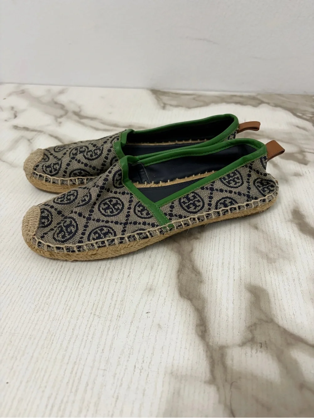 Tory Burch T Monogram Espadrille Flats Green Trim Navy Canvas Size 6.5M 5595